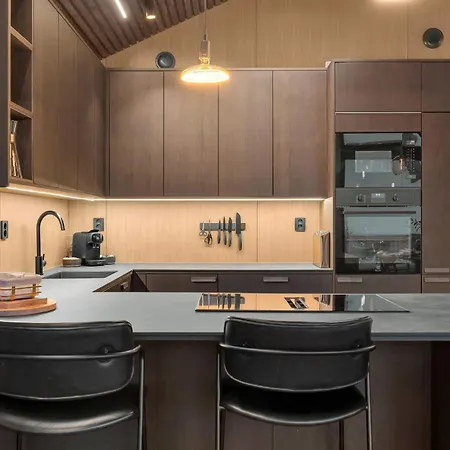 Signature Townhouse For Luxury Living Arctic Seasons Apartment *